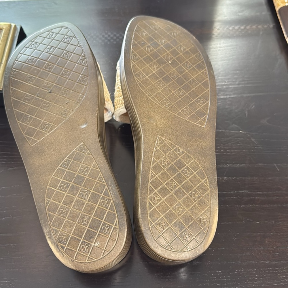 Donald J. Pliner Hannah Metallic Gold Slide Sandals Sz 7, EUC - Picture 4 of 5